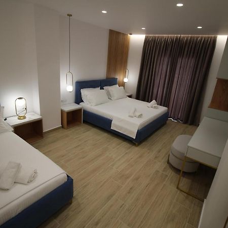 Julia Hotel Sarandë Exteriör bild