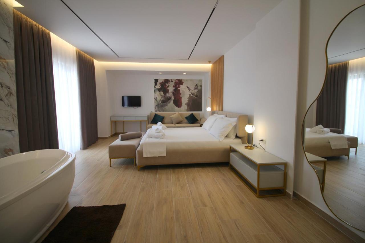Julia Hotel Sarandë Exteriör bild