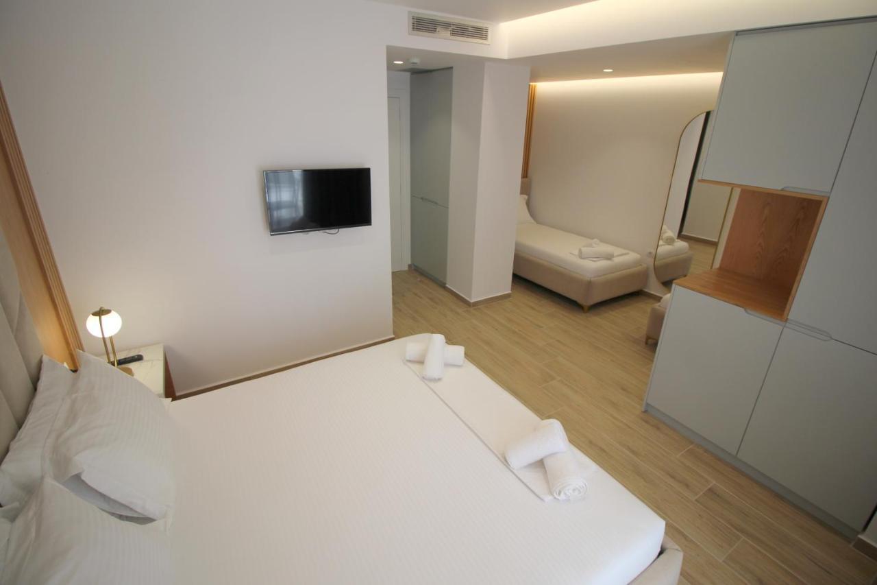 Julia Hotel Sarandë Exteriör bild