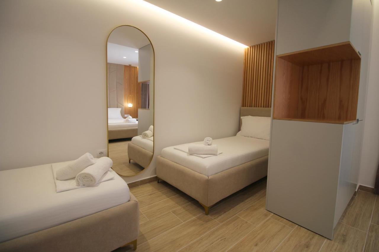 Julia Hotel Sarandë Exteriör bild