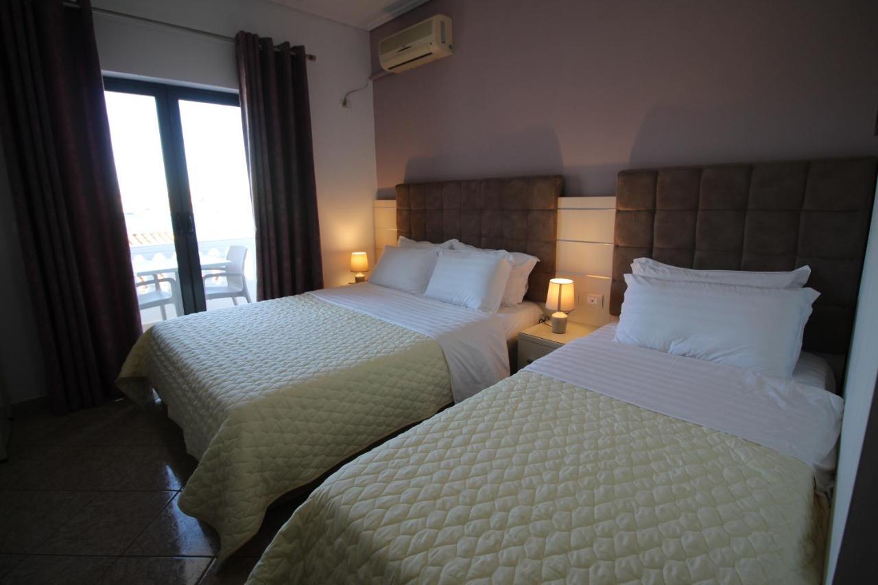 Julia Hotel Sarandë Exteriör bild